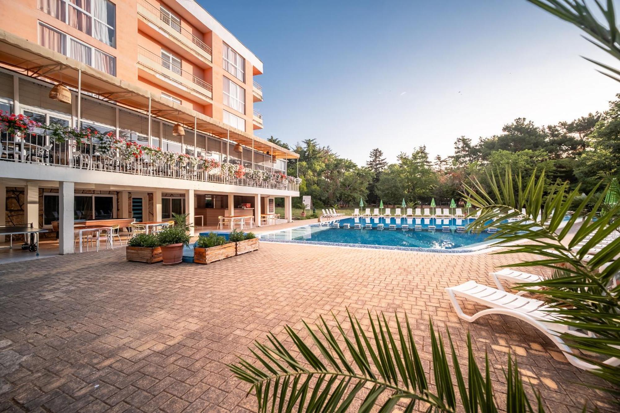 Gloria Hotel Saints Constantine and Helena Exteriör bild